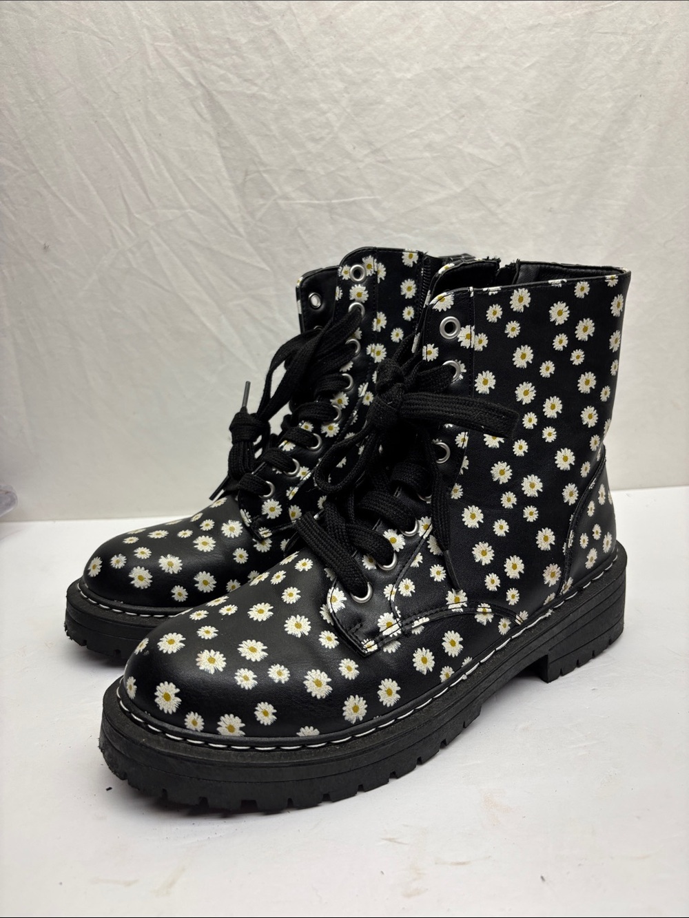 Sugar floral boots, SZ 9 M, box 71